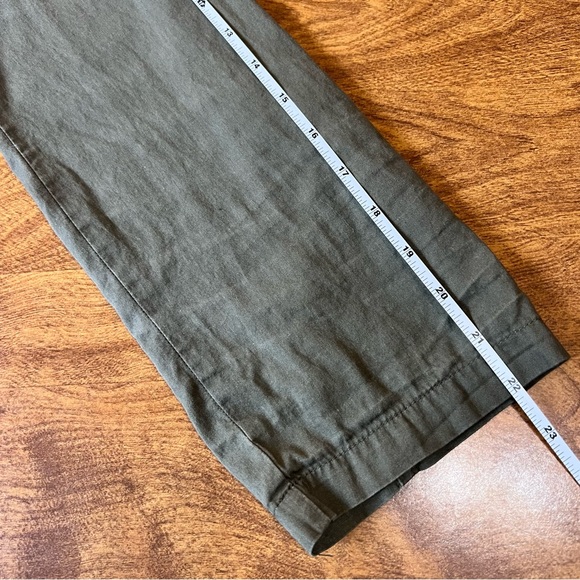 Forever 21 Army Green Hoodie Zipped Up front long sleeve Jacket size S - Picture 9 of 11